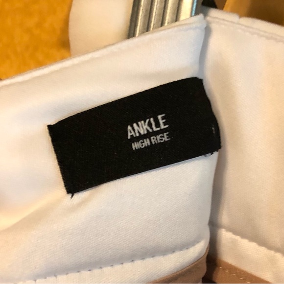 NWOT Express Women’s White High Rise Ankle Pants in Size 0 R - Picture 7 of 7